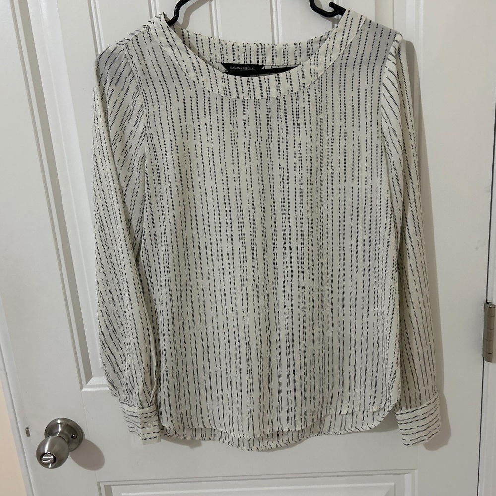 Xs banana republic blouse.